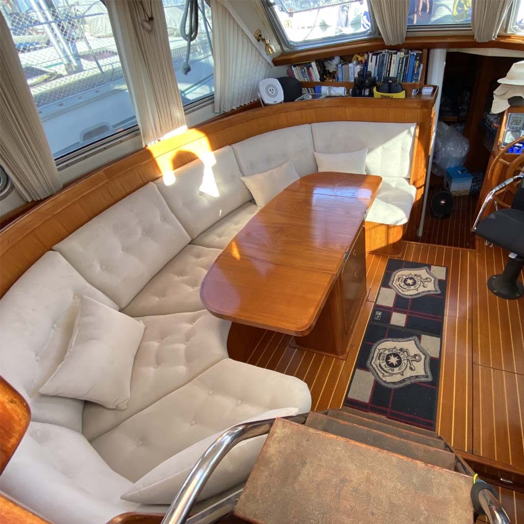 Oyster 49 Pilot House